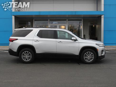 Used 2022 Chevrolet Traverse LT w/ LPO, Floor Liner Package image 3