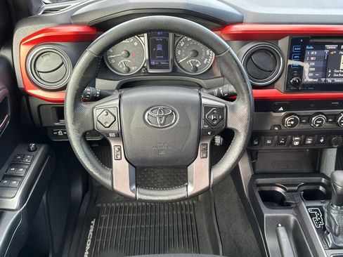 Used 2019 Toyota Tacoma TRD Sport w/ Technology Package RWD image 17