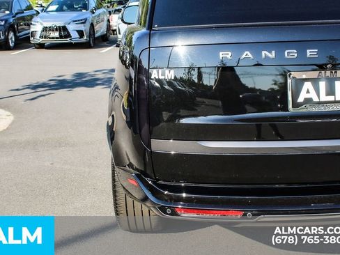 Used 2025 Land Rover Range Rover SE AWD/4WD image 12