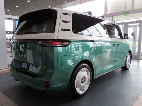 New 2025 Volkswagen ID. Buzz 1st Edition AWD/4WD image 3