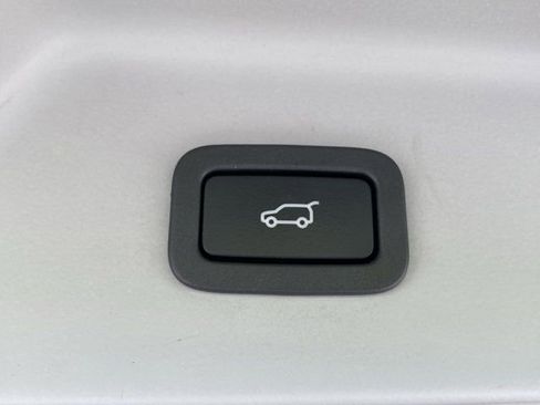 Used 2017 Land Rover Range Rover HSE AWD/4WD image 7