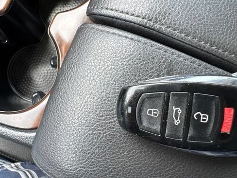Used 2016 Volkswagen Touareg VR6 AWD/4WD image 30