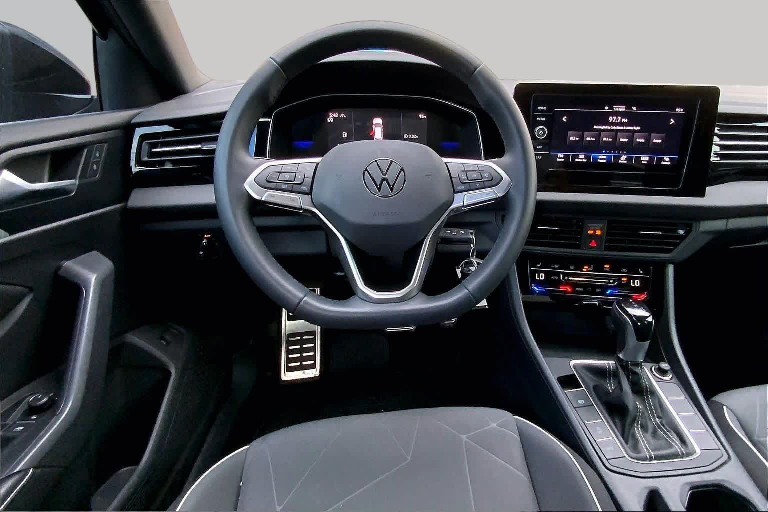 Used 2026 Volkswagen Jetta Sport FWD image 6