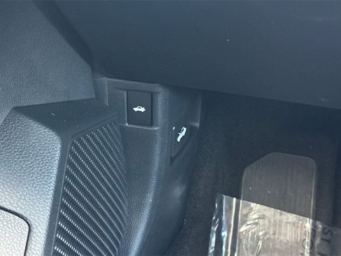 Certified 2025 Honda Accord LX image 30