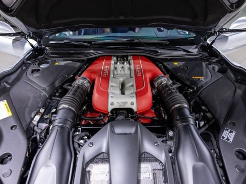 Used 2019 Ferrari 812 Superfast RWD image 57