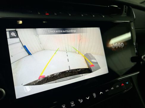 New 2026 Jeep Grand Cherokee L Laredo image 16