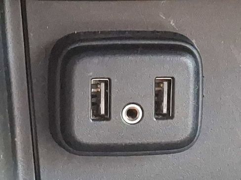 Used 2022 Chevrolet Colorado LT image 22