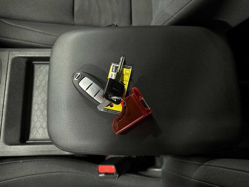 Used 2024 Nissan Frontier S w/ S Utility Package image 26