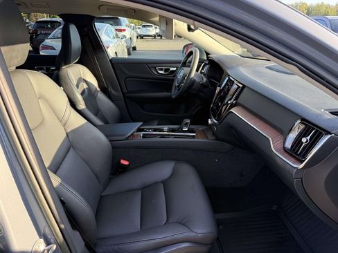 Used 2023 Volvo V60 B5 Cross Country Plus w/ Climate Package image 19