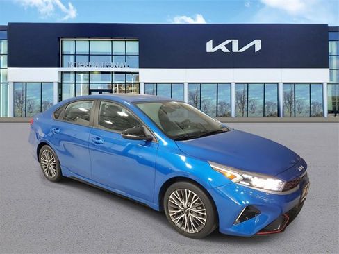Used 2023 Kia Forte GT-Line w/ GT-Line Premium Package image 2
