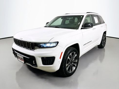 Used 2022 Jeep Grand Cherokee Overland image 3
