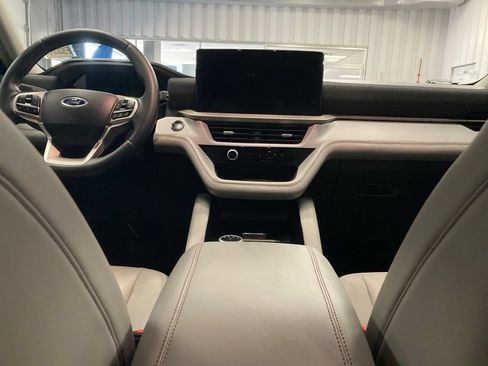 Used 2025 Ford Explorer Active w/ Active Comfort Package AWD/4WD image 47
