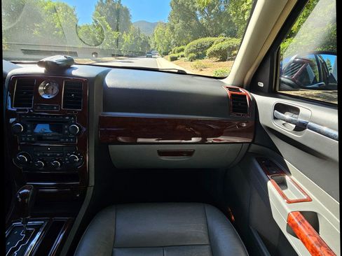 Used 2005 Chrysler 300 Touring image 33