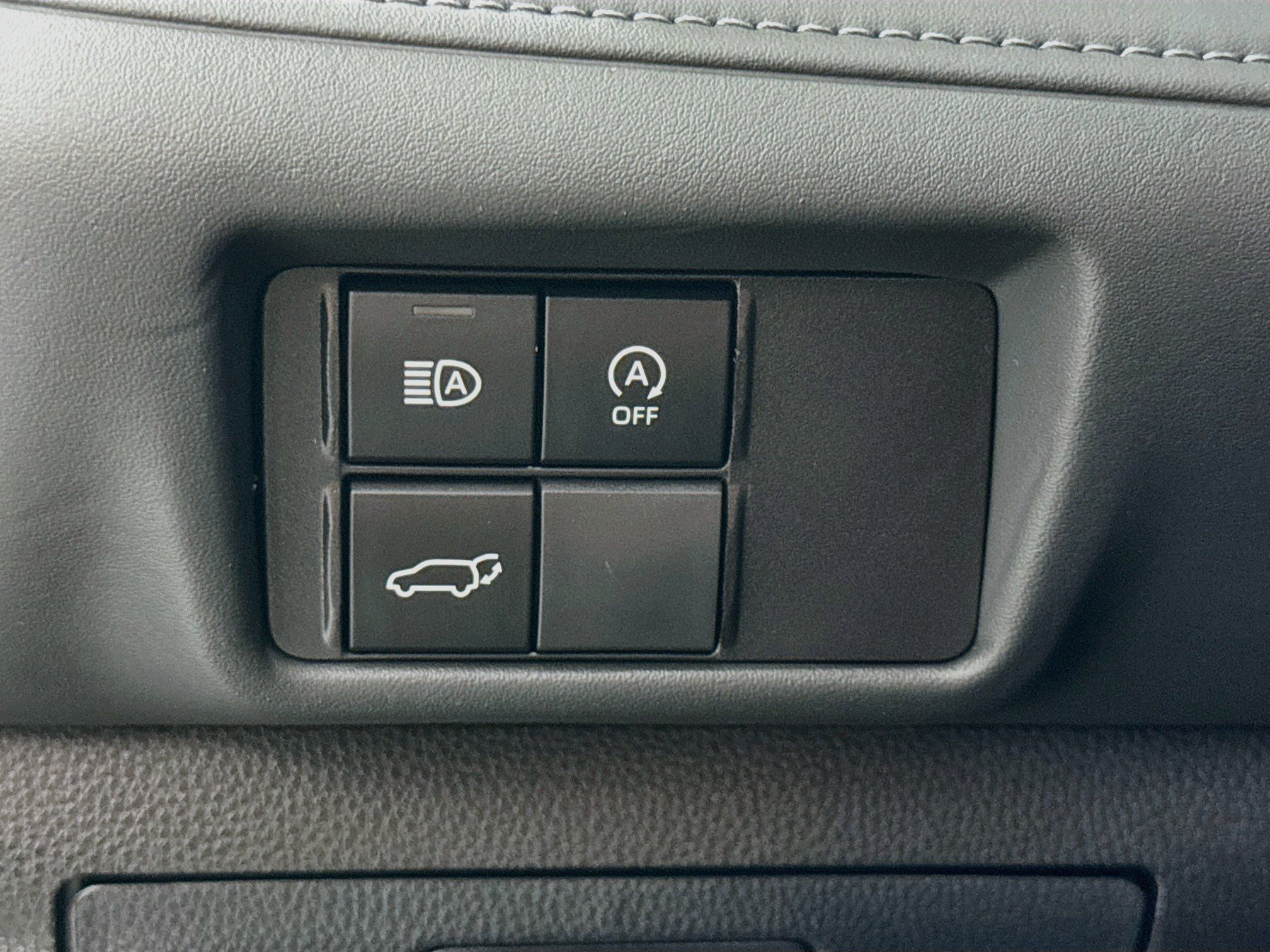 Used 2024 Toyota Highlander XLE AWD/4WD image 10