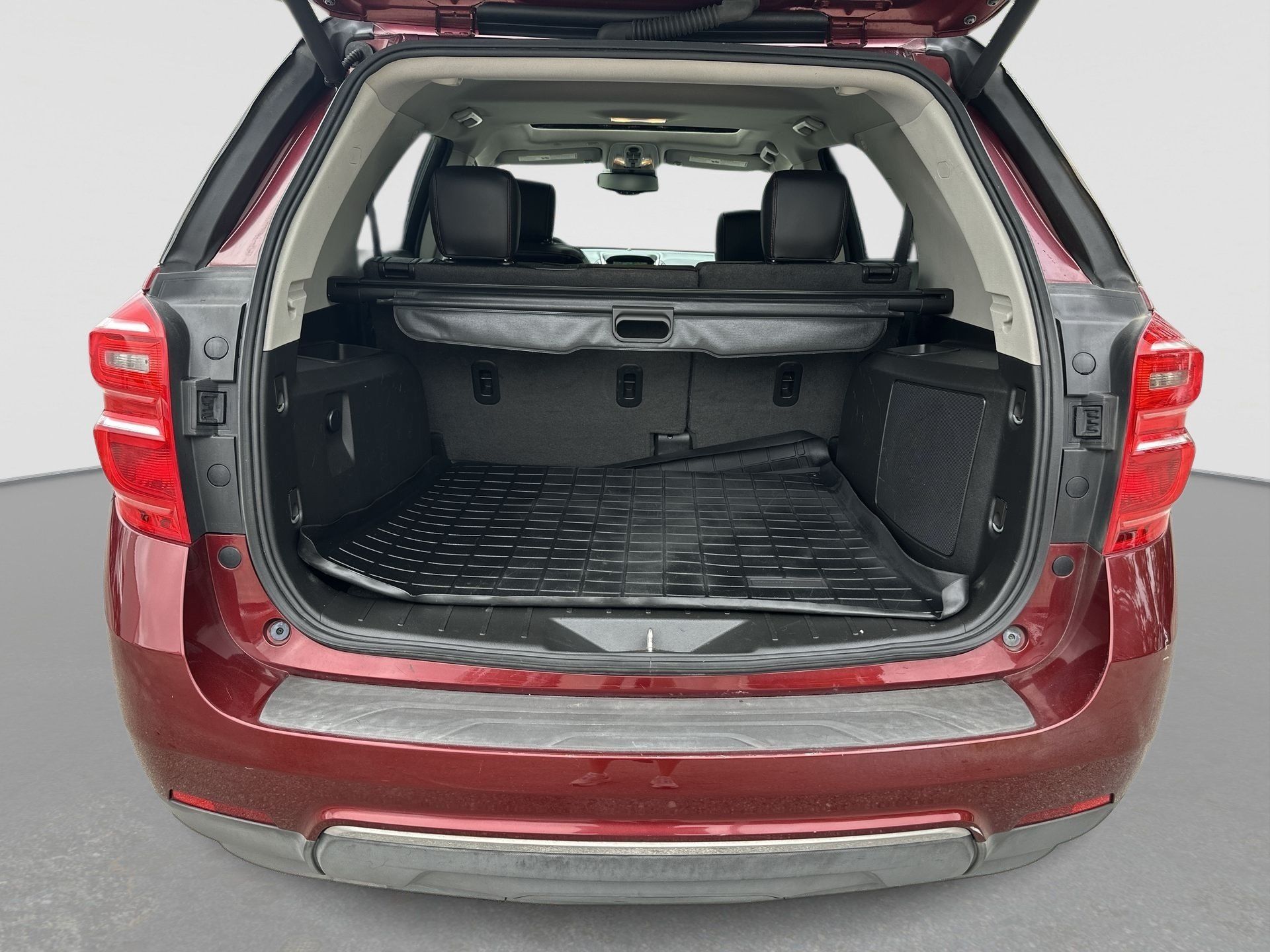 Used 2016 Chevrolet Equinox LTZ w/ Enhanced Convenience Package FWD image 26