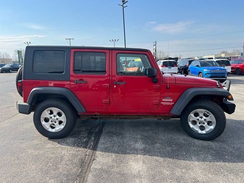 Used 2010 Jeep Wrangler Unlimited Sport image 5
