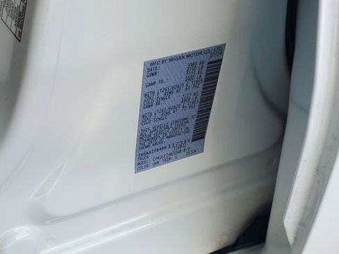 Certified 2024 Nissan Titan SV w/ SV Convenience Package image 27