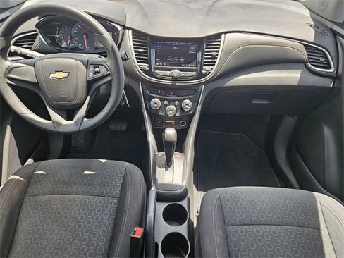 Used 2020 Chevrolet Trax LS image 7