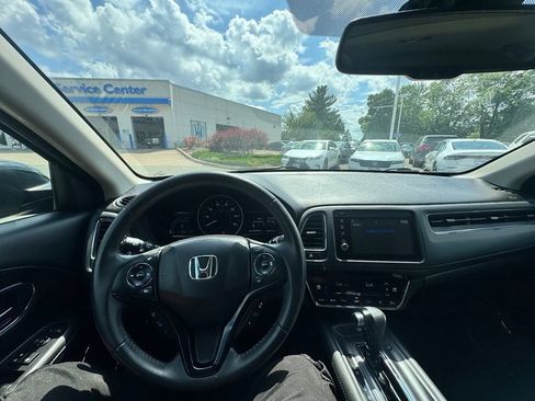 Used 2019 Honda HR-V EX-L image 10