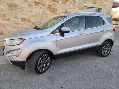 Used 2018 Ford EcoSport Titanium image 2