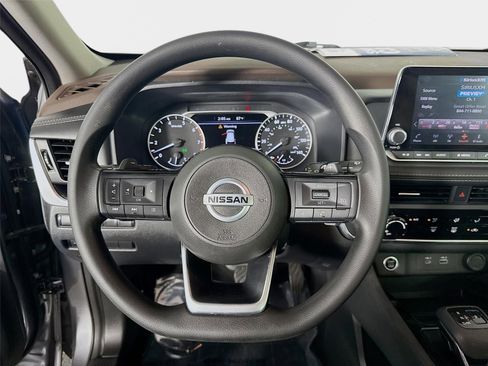 Used 2021 Nissan Rogue S FWD image 13