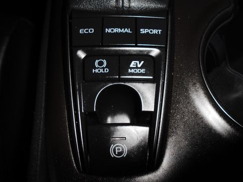 Used 2022 Toyota Camry SE image 14