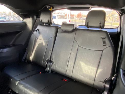 Used 2025 Toyota Sienna Platinum image 18
