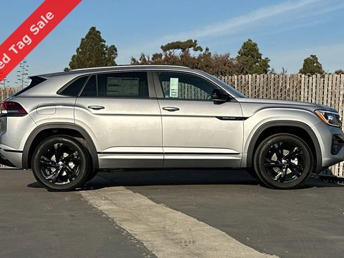 New 2025 Volkswagen Atlas Cross Sport SEL R-Line image 4