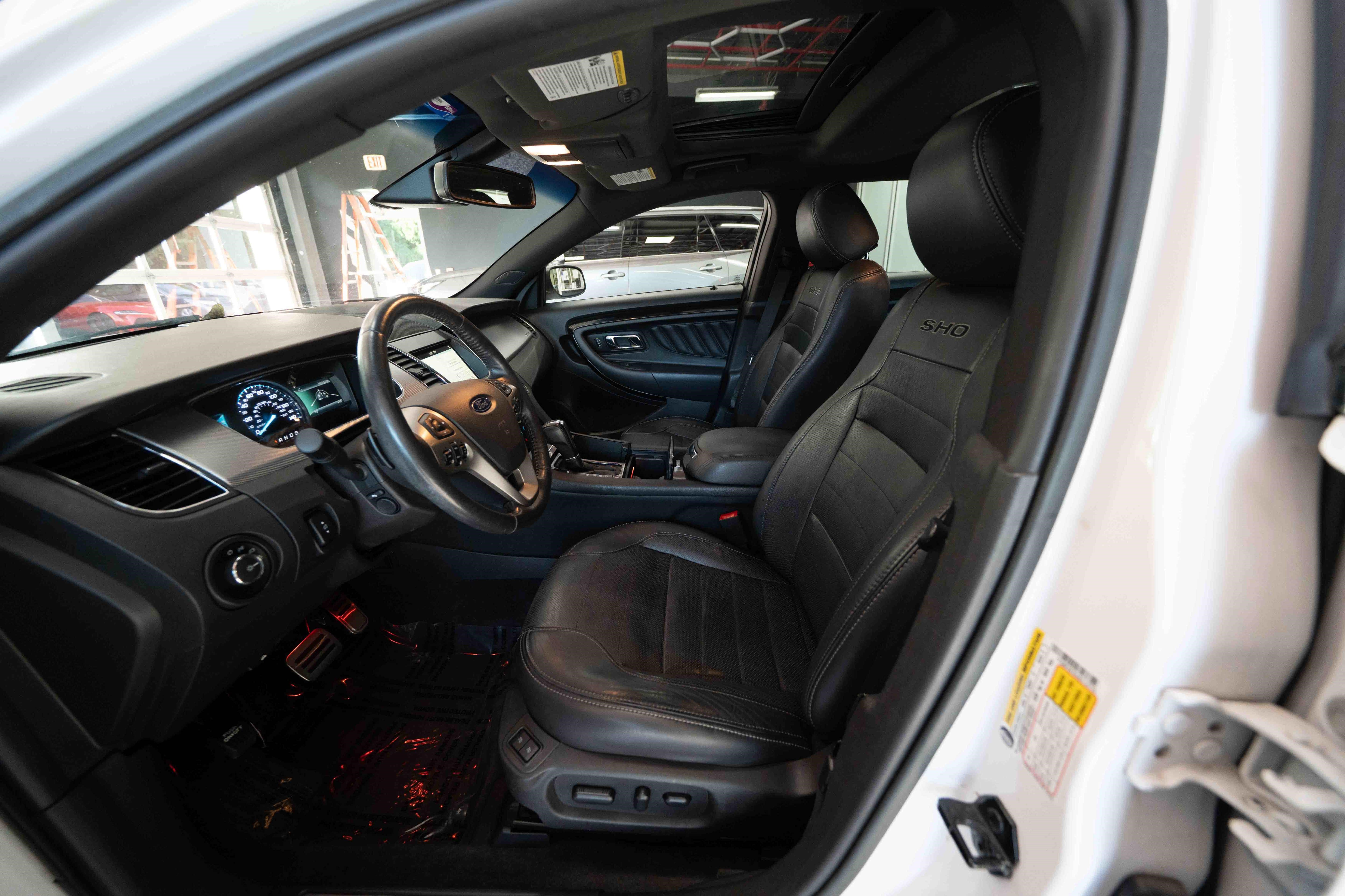 Used 2018 Ford Taurus SHO AWD/4WD image 9