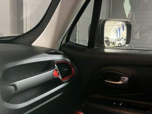 Used 2021 Jeep Renegade Trailhawk AWD/4WD image 18