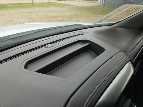 Used 2020 Chevrolet Silverado 1500 RST w/ Bed Protection Package AWD/4WD image 29