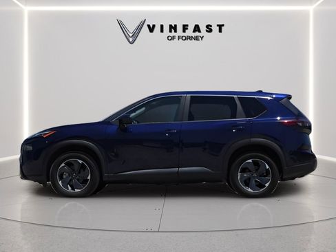 Used 2024 Nissan Rogue SV FWD image 2