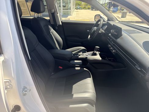 Used 2024 Honda HR-V EX-L image 30
