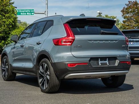 Used 2023 Volvo XC40 B5 Plus w/ Protection Package Premier AWD/4WD image 5