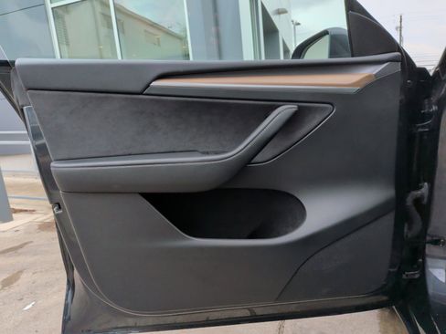 Used 2024 Tesla Model Y Long Range image 14