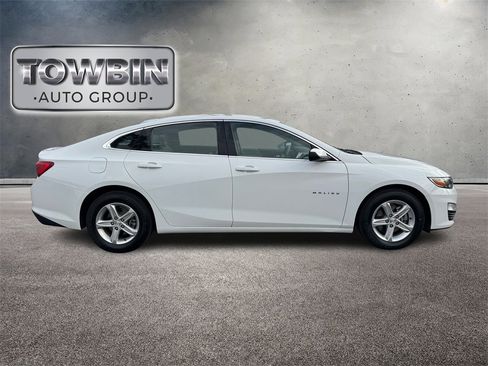 Used 2020 Chevrolet Malibu LS w/ Driver Confidence Package II image 3