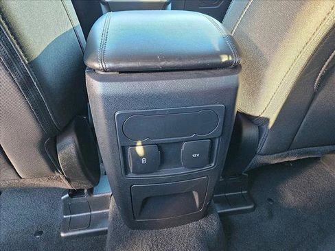 Used 2022 Ford Explorer XLT image 18