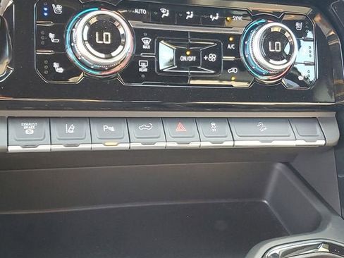 New 2026 GMC Sierra 3500 AT4 w/ AT4 Premium Plus Package AWD/4WD image 25