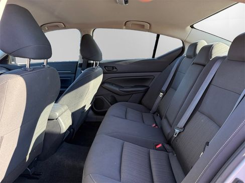 Used 2024 Nissan Altima 2.5 SV image 13