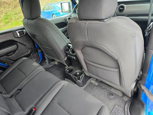 Used 2023 Jeep Gladiator Sport image 27