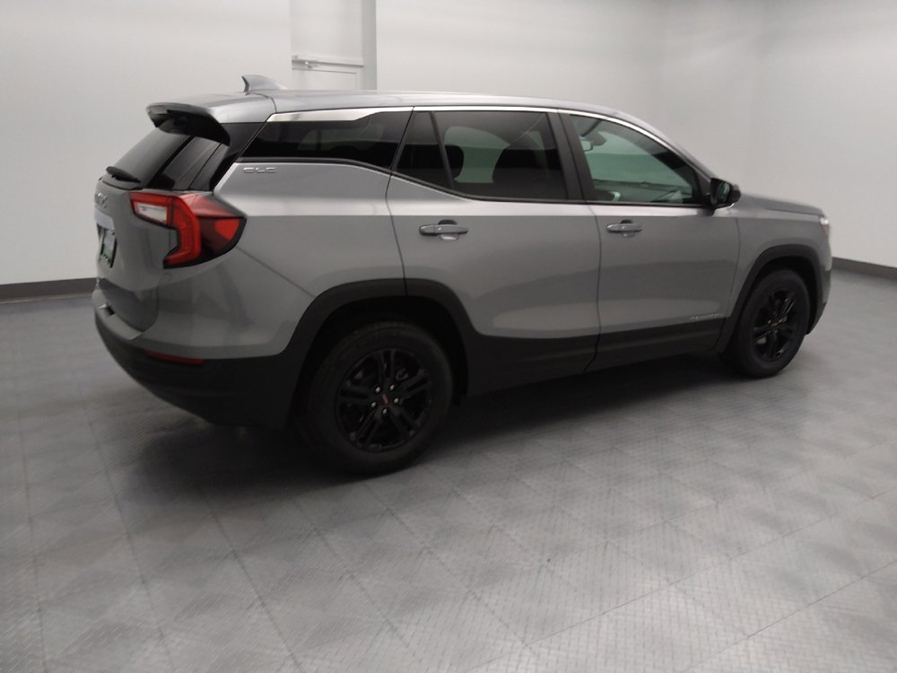 Used 2024 GMC Terrain SLE FWD image 10