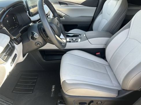 Certified 2026 INFINITI QX60 Luxe w/ Family Package AWD/4WD image 20