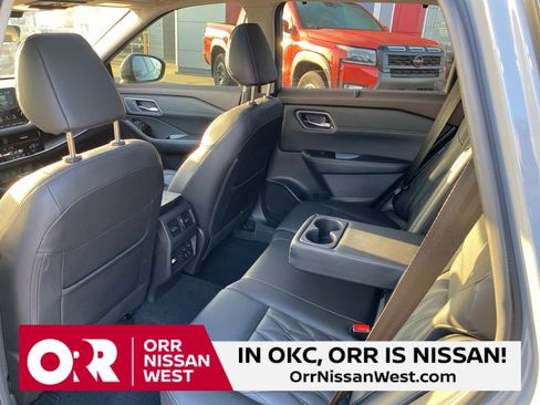 Used 2023 Nissan Rogue Platinum w/ Platinum Premium Package image 17