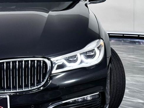 Used 2018 BMW 750i xDrive AWD/4WD image 6
