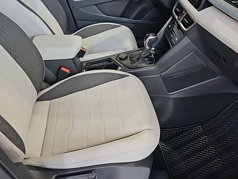 New 2026 Volkswagen Taos SE AWD/4WD image 13