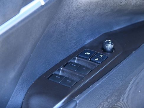 Used 2022 Toyota Camry SE w/ Carpet Mat Package (TMS) FWD image 9