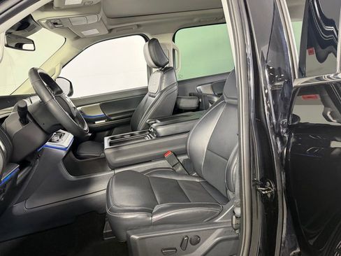 Used 2025 Ford Expedition Platinum AWD/4WD image 22