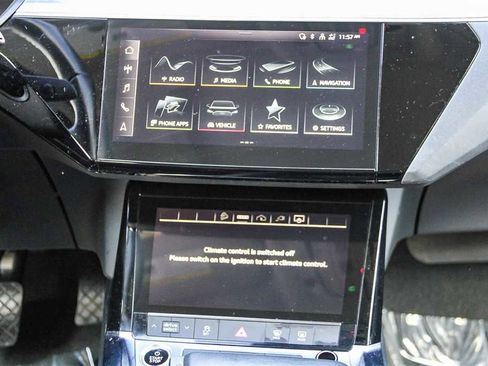 Used 2022 Audi e-tron Premium w/ Convenience Plus Package image 15