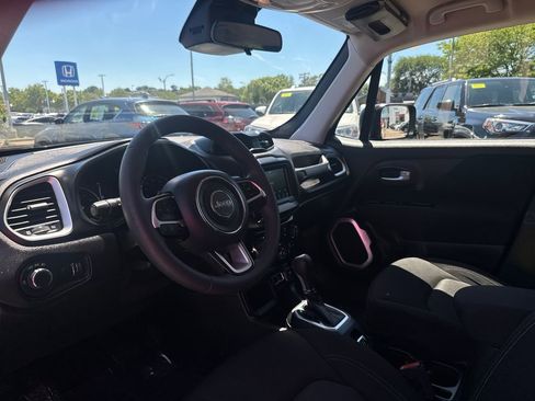 Used 2021 Jeep Renegade Sport FWD image 14