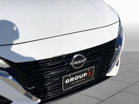 Used 2024 Nissan Altima 2.5 S FWD image 28